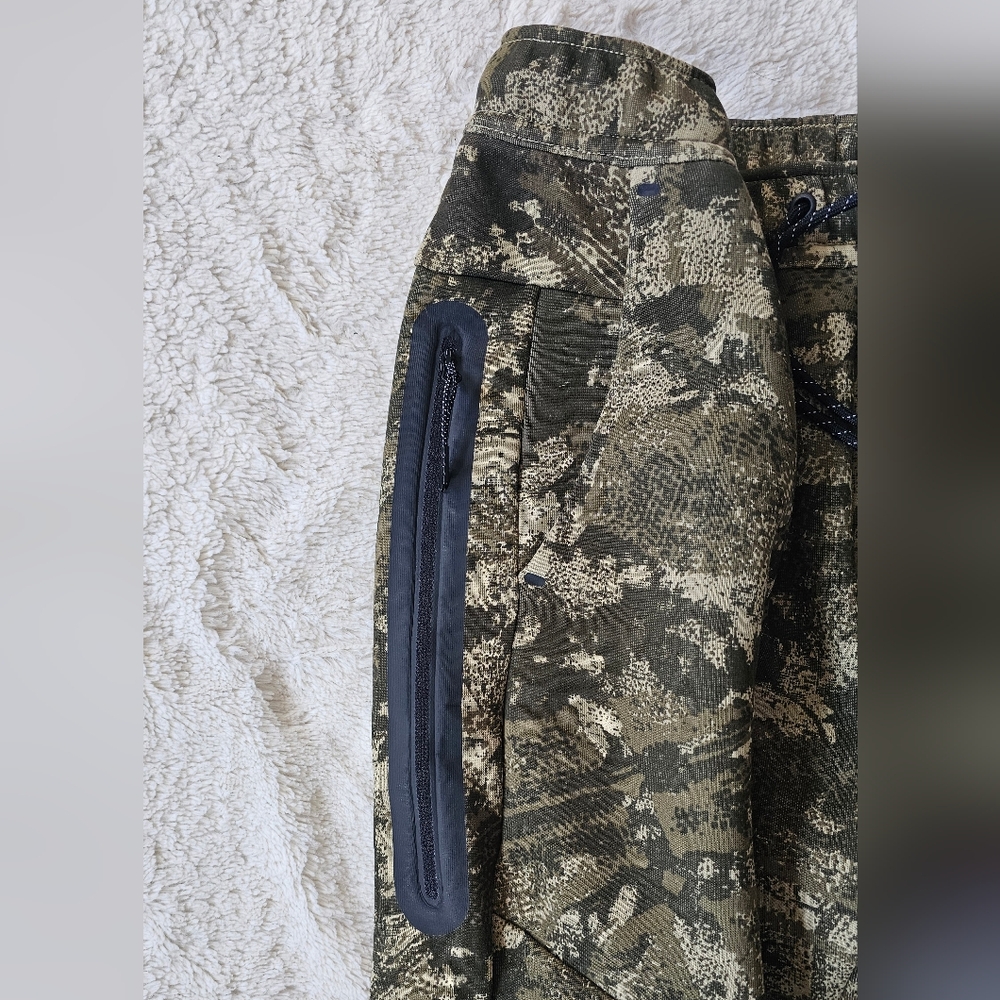 Nike Men's Tech Fleece Jogger Sweatpants Camo Green Size M NWT - Picture 5 of 5